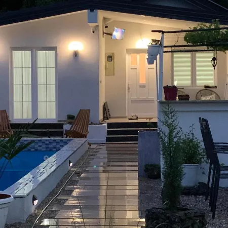 Ilta Villa *